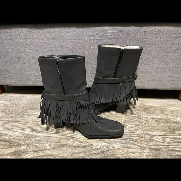 New York Transit Western Booties - Picture 12 of 15